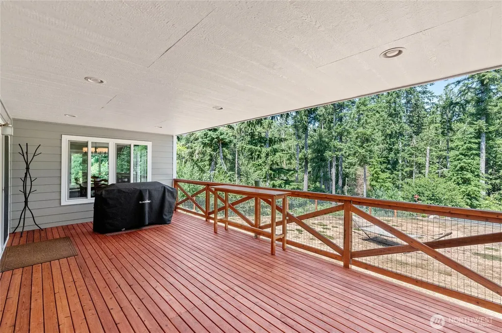 13642 NW Red Maple Way Bremerton WA 98312