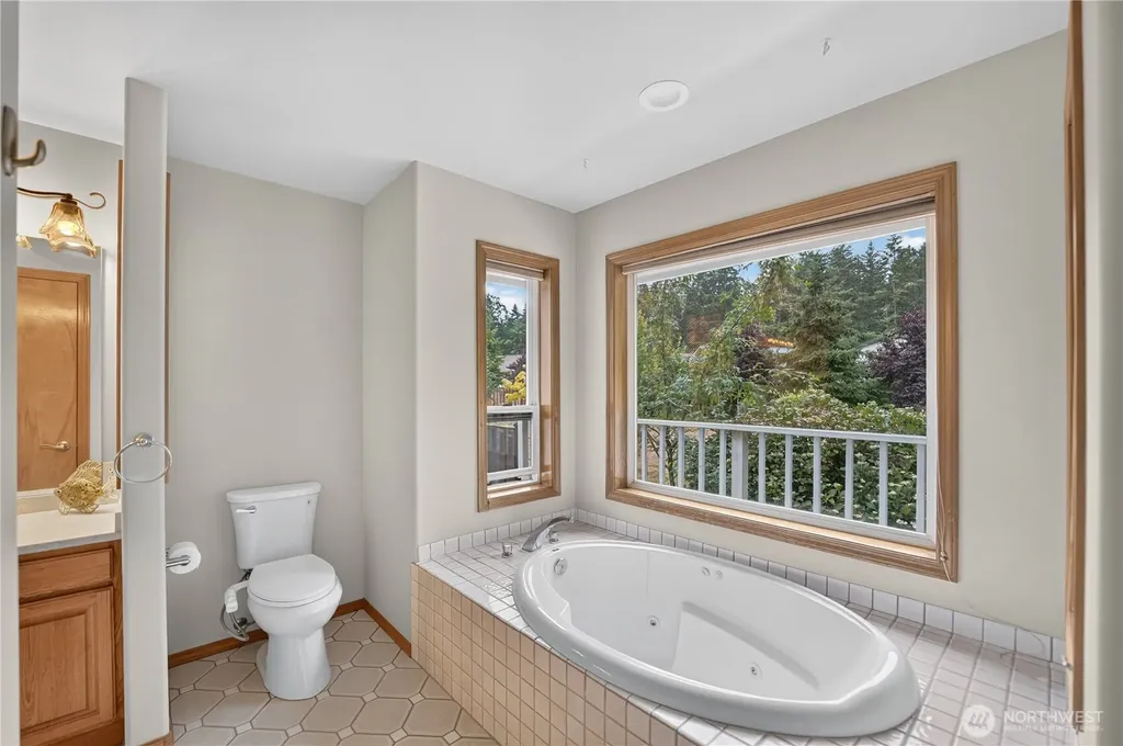 97 Arcadia Drive Port Townsend WA 98368