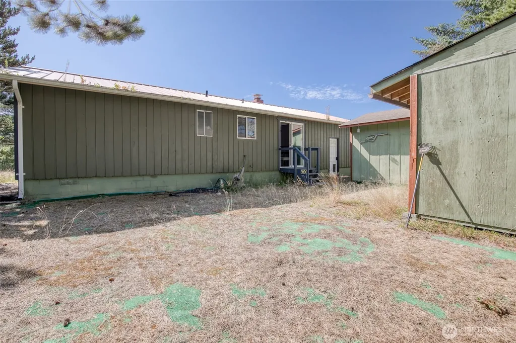 516 Sand Dune Avenue SW Ocean Shores WA 98569