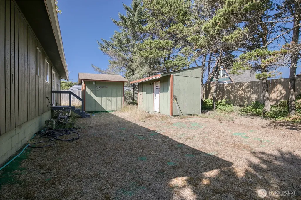 516 Sand Dune Avenue SW Ocean Shores WA 98569