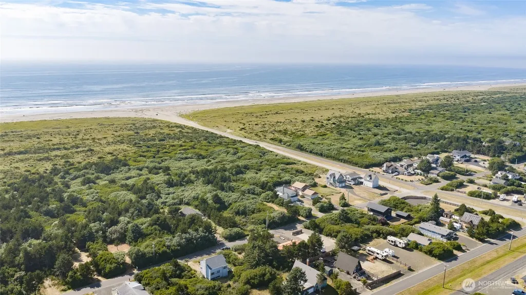 516 Sand Dune Avenue SW Ocean Shores WA 98569