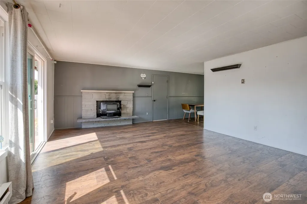 516 Sand Dune Avenue SW Ocean Shores WA 98569