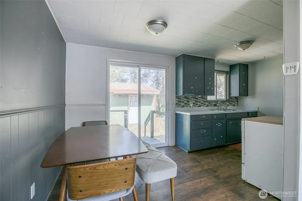 516 Sand Dune Avenue SW Ocean Shores WA 98569