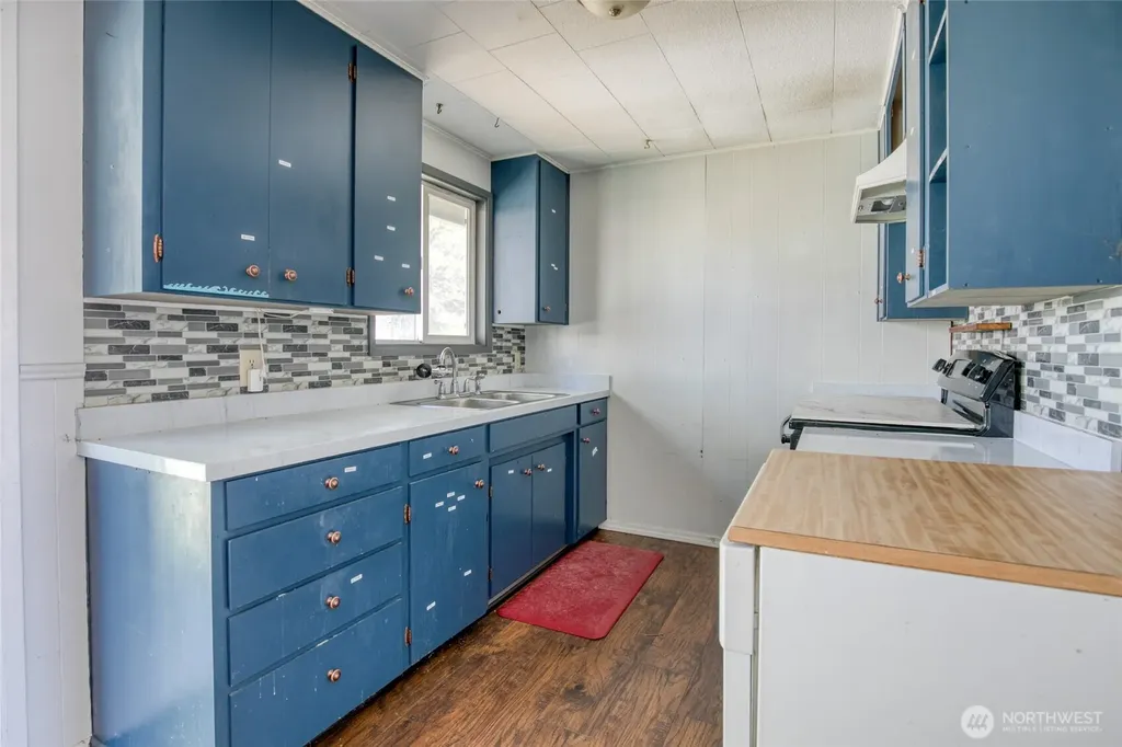 516 Sand Dune Avenue SW Ocean Shores WA 98569