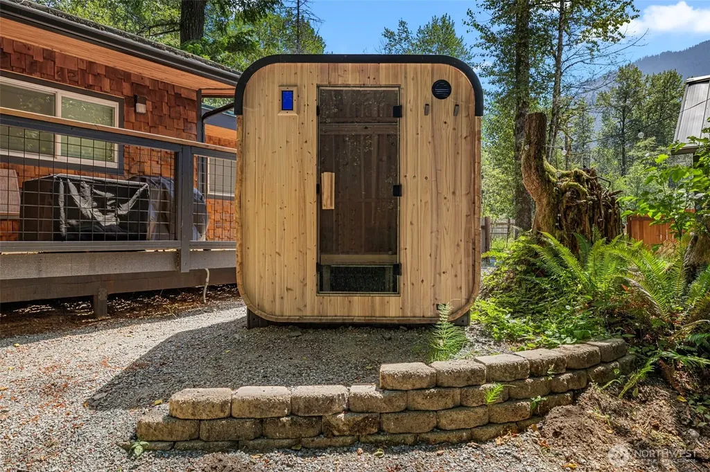 178 Skate Creek Road N Ashford WA 98328