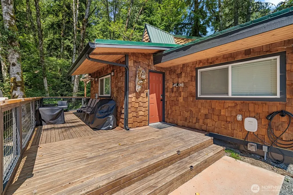 178 Skate Creek Road N Ashford WA 98328