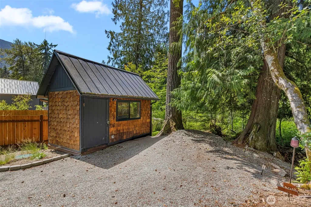 178 Skate Creek Road N Ashford WA 98328