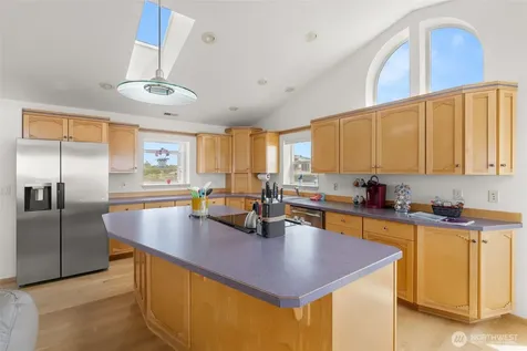 511 Dune Crest Drive Westport WA 98595