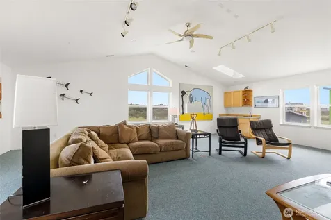 511 Dune Crest Drive Westport WA 98595
