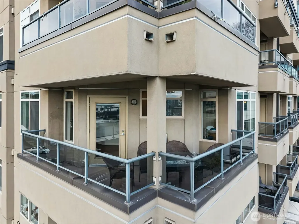 1000 N Aurora Avenue Seattle WA 98109