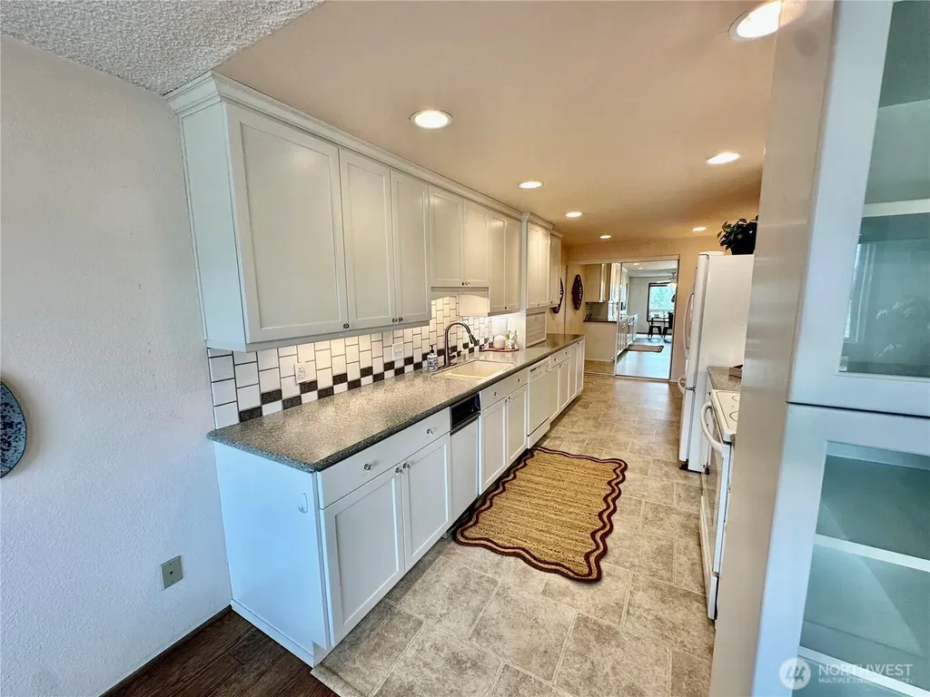 900 East Bay Drive NE Olympia WA 98506