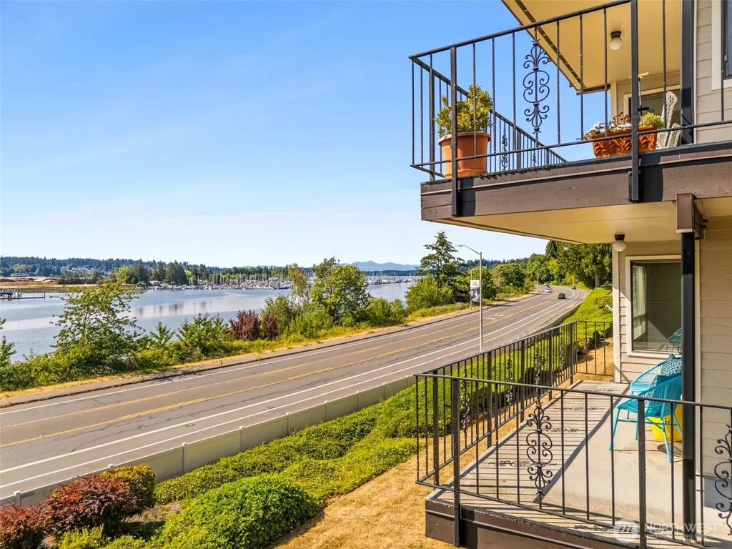 900 East Bay Drive NE Olympia WA 98506