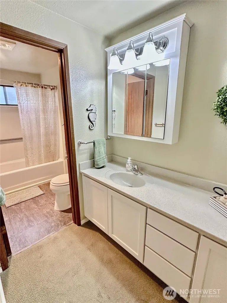 900 East Bay Drive NE Olympia WA 98506