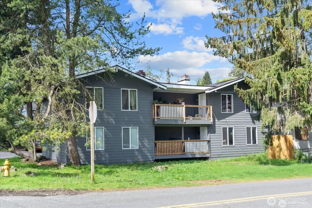 10443 17th Avenue SW Seattle WA 98146