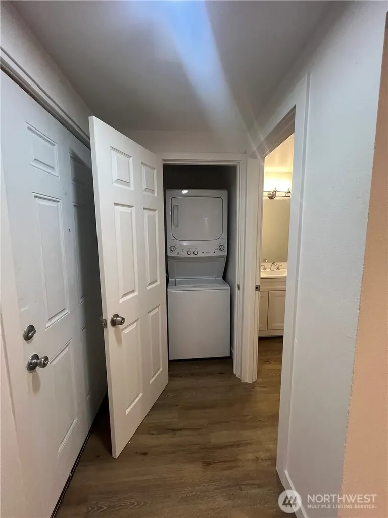 10443 17th Avenue SW Seattle WA 98146