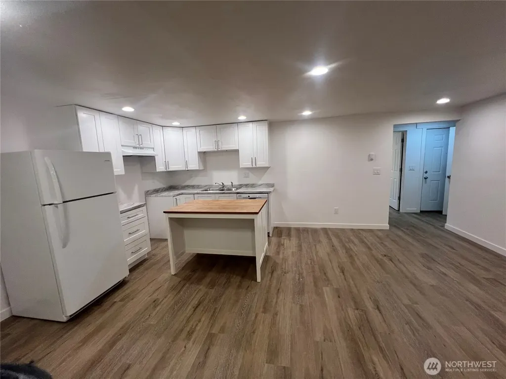 10443 17th Avenue SW Seattle WA 98146