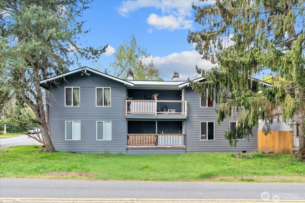 10443 17th Avenue SW Seattle WA 98146