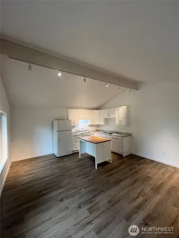 10443 17th Avenue SW Seattle WA 98146