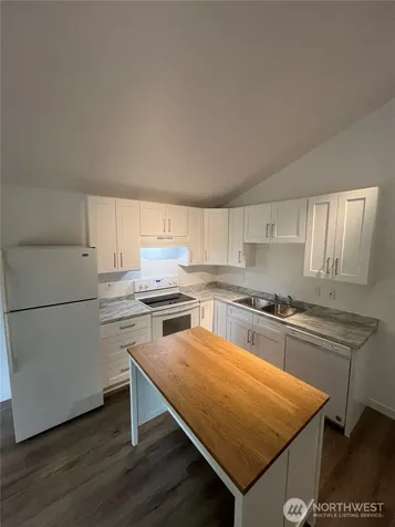 10443 17th Avenue SW Seattle WA 98146