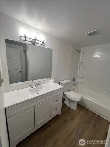 10443 17th Avenue SW Seattle WA 98146
