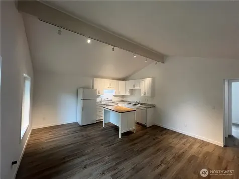 10443 17th Avenue SW Seattle WA 98146