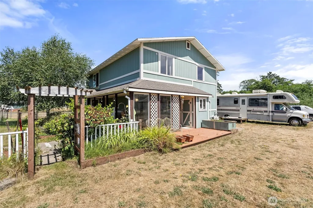 2098 State Route 105 Grayland WA 98547