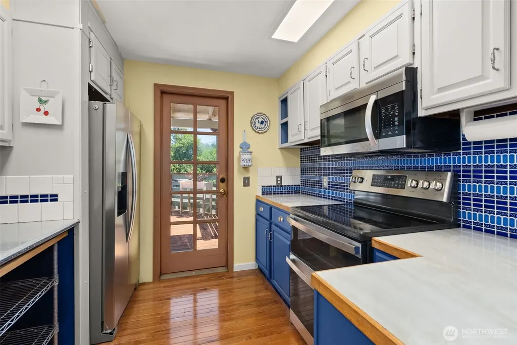 2098 State Route 105 Grayland WA 98547