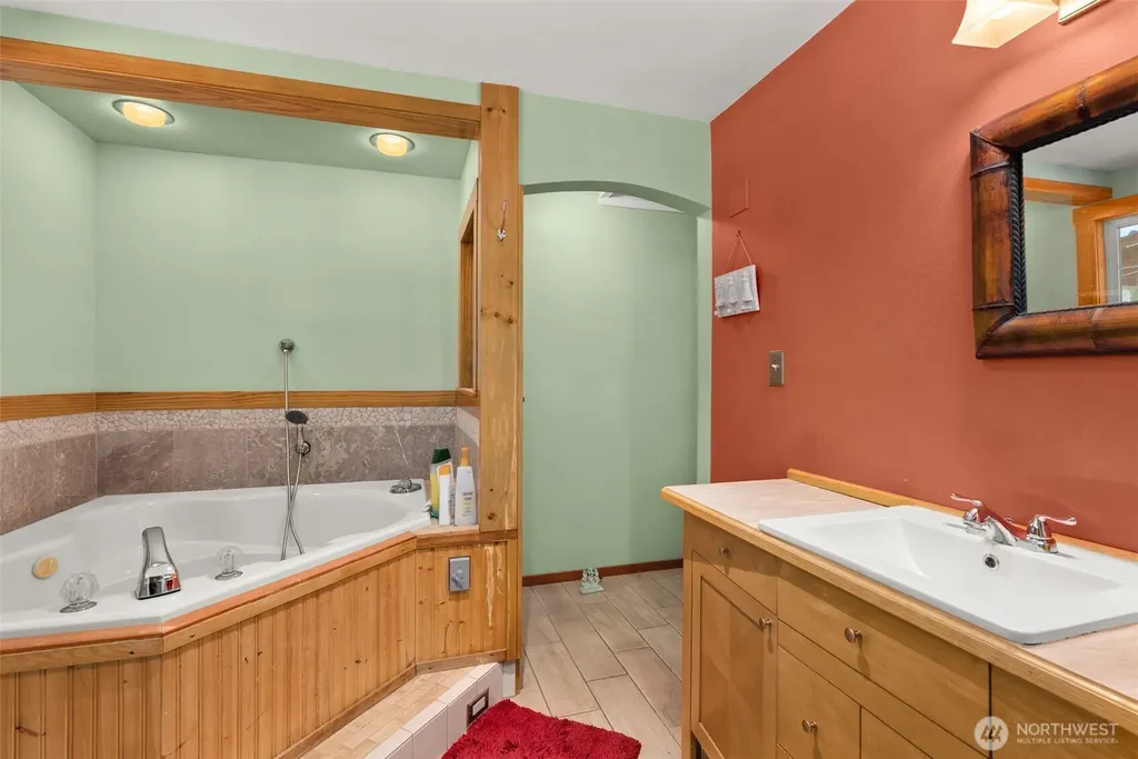 2098 State Route 105 Grayland WA 98547