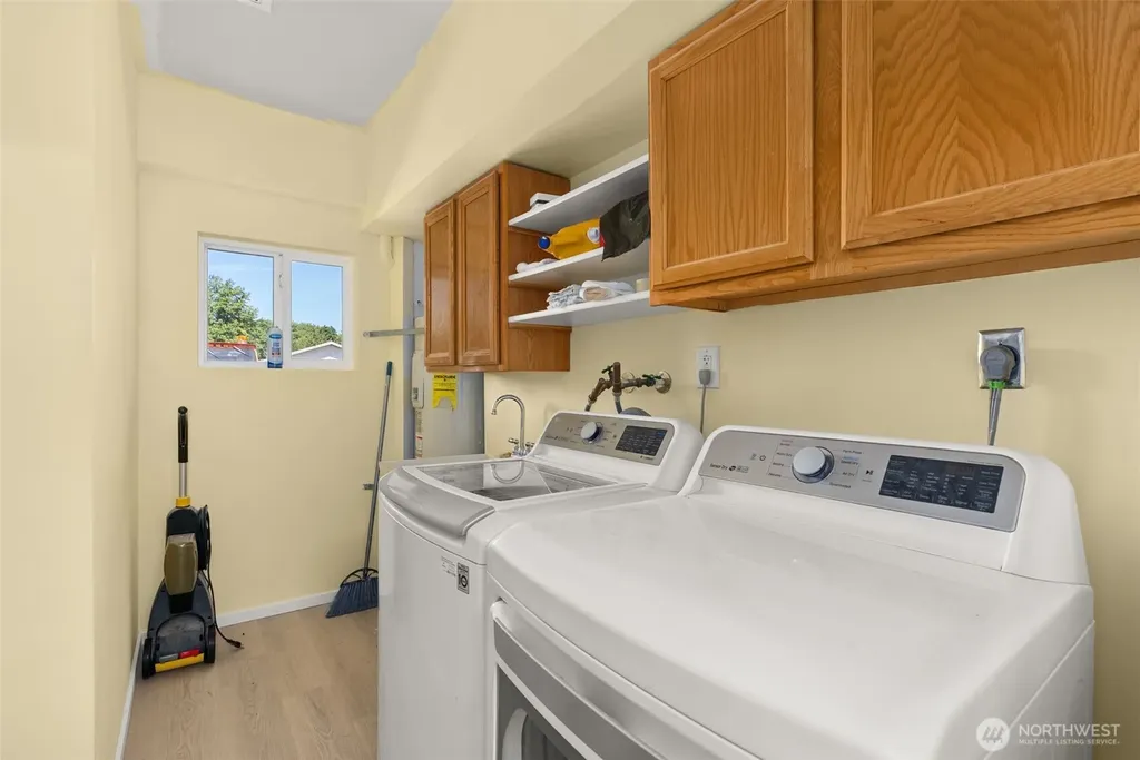 2098 State Route 105 Grayland WA 98547