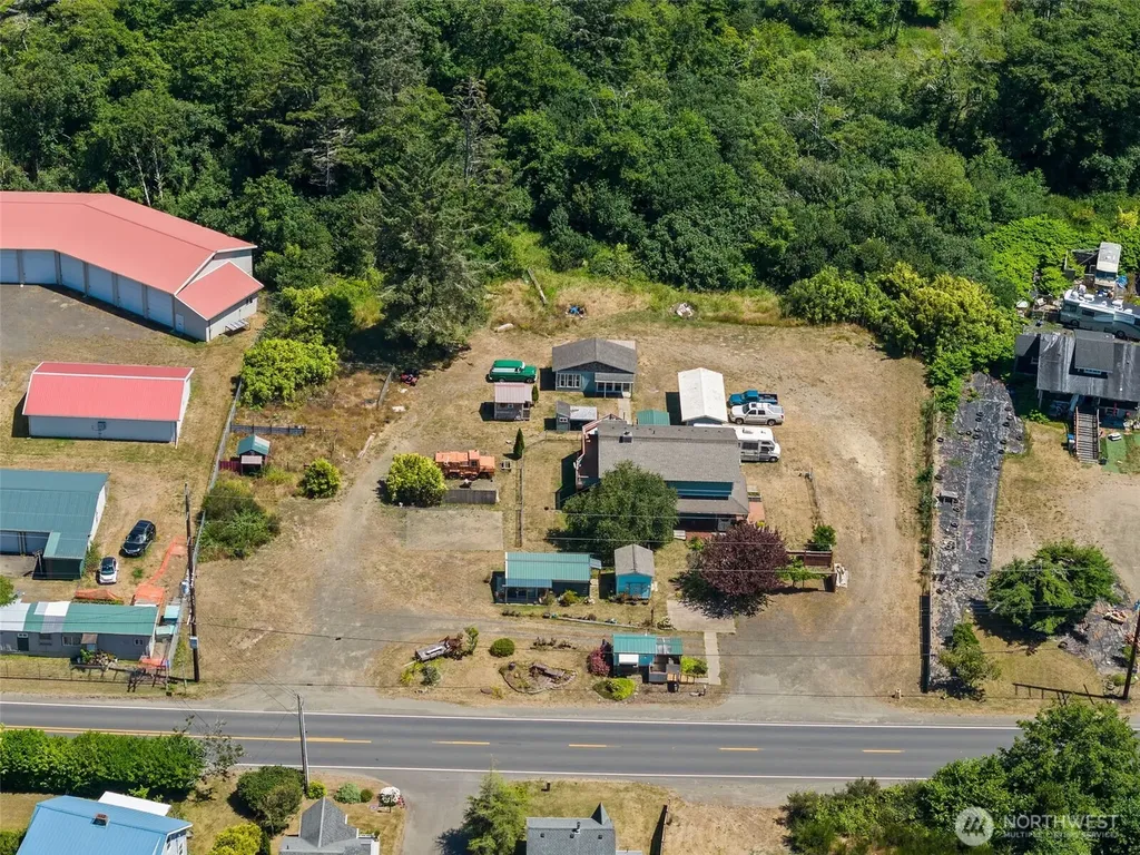 2098 State Route 105 Grayland WA 98547