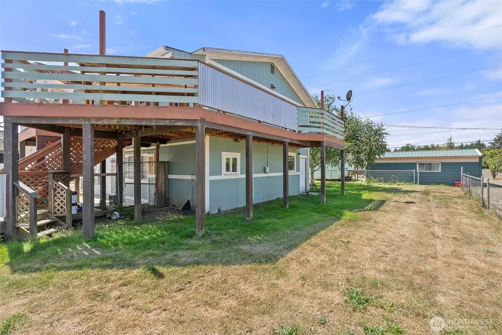 2098 State Route 105 Grayland WA 98547