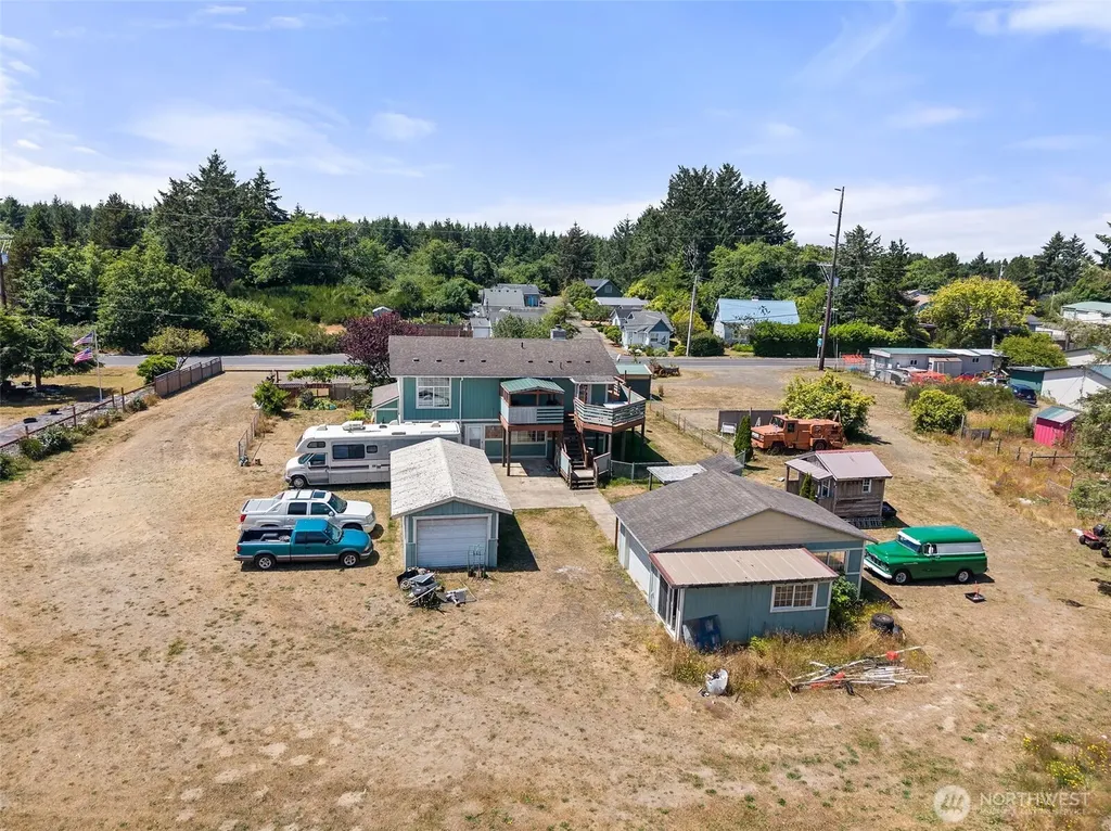 2098 State Route 105 Grayland WA 98547
