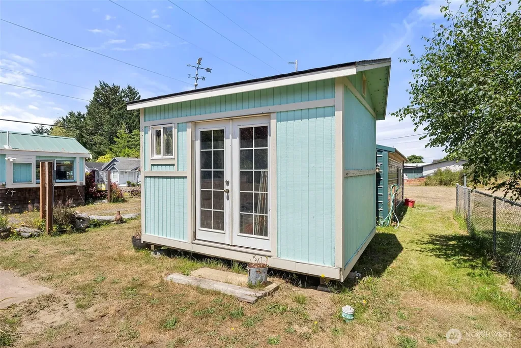 2098 State Route 105 Grayland WA 98547