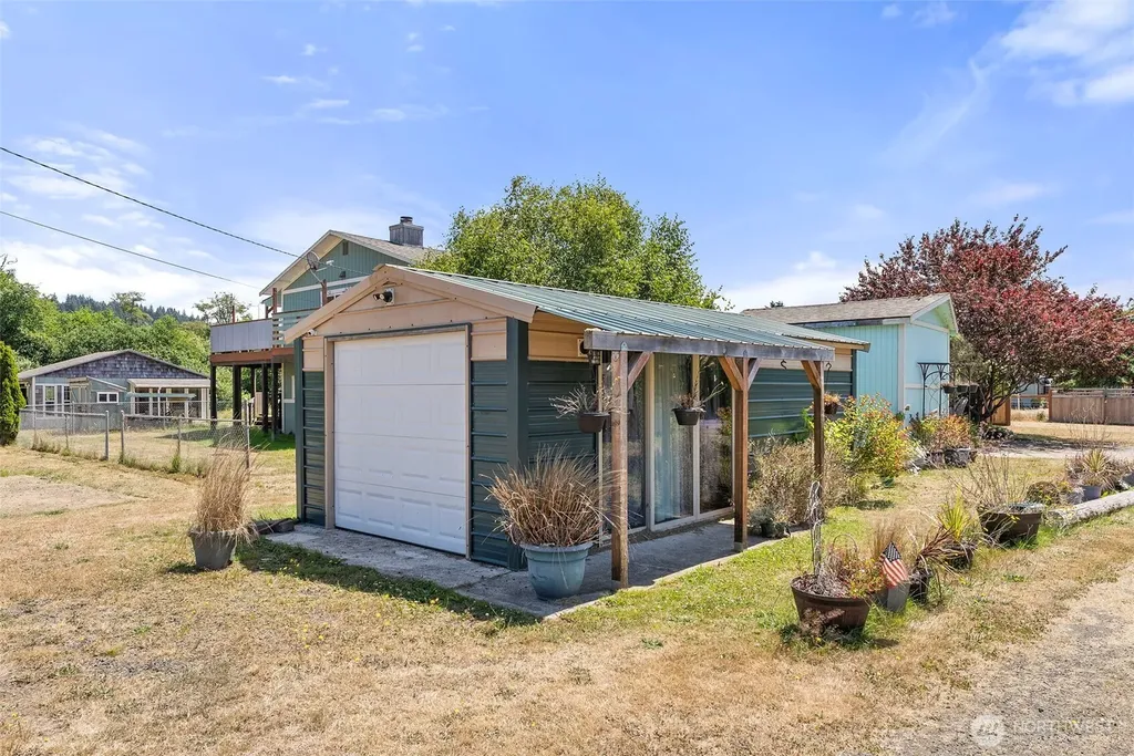 2098 State Route 105 Grayland WA 98547