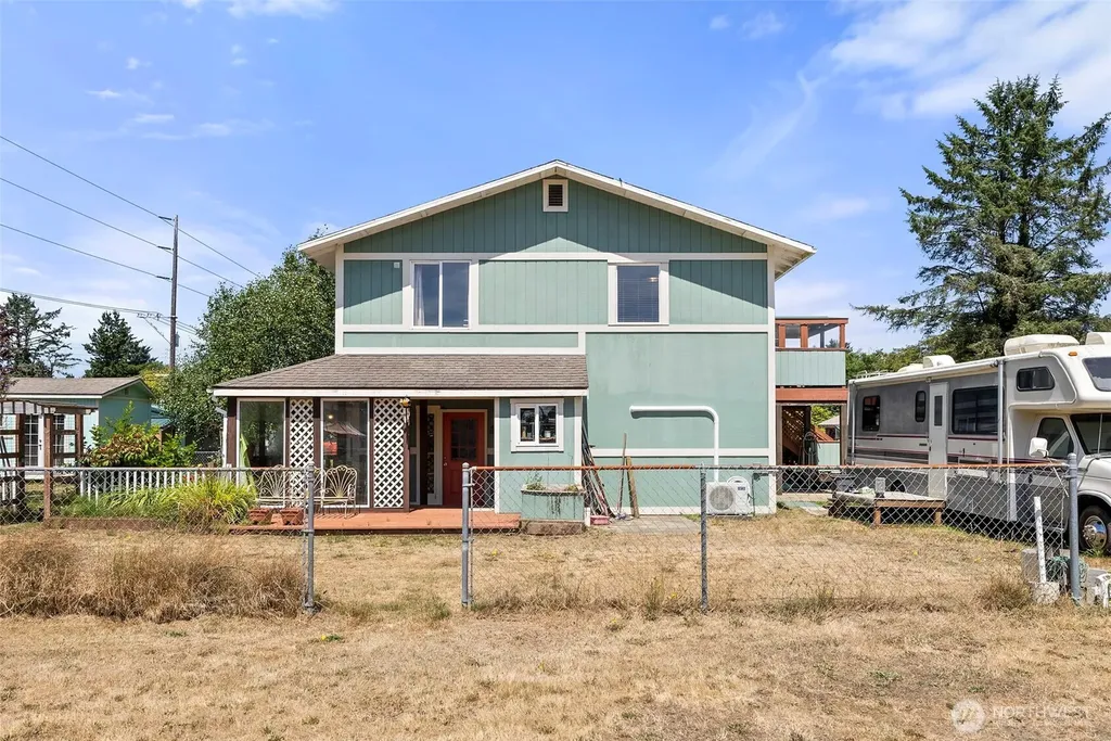 2098 State Route 105 Grayland WA 98547
