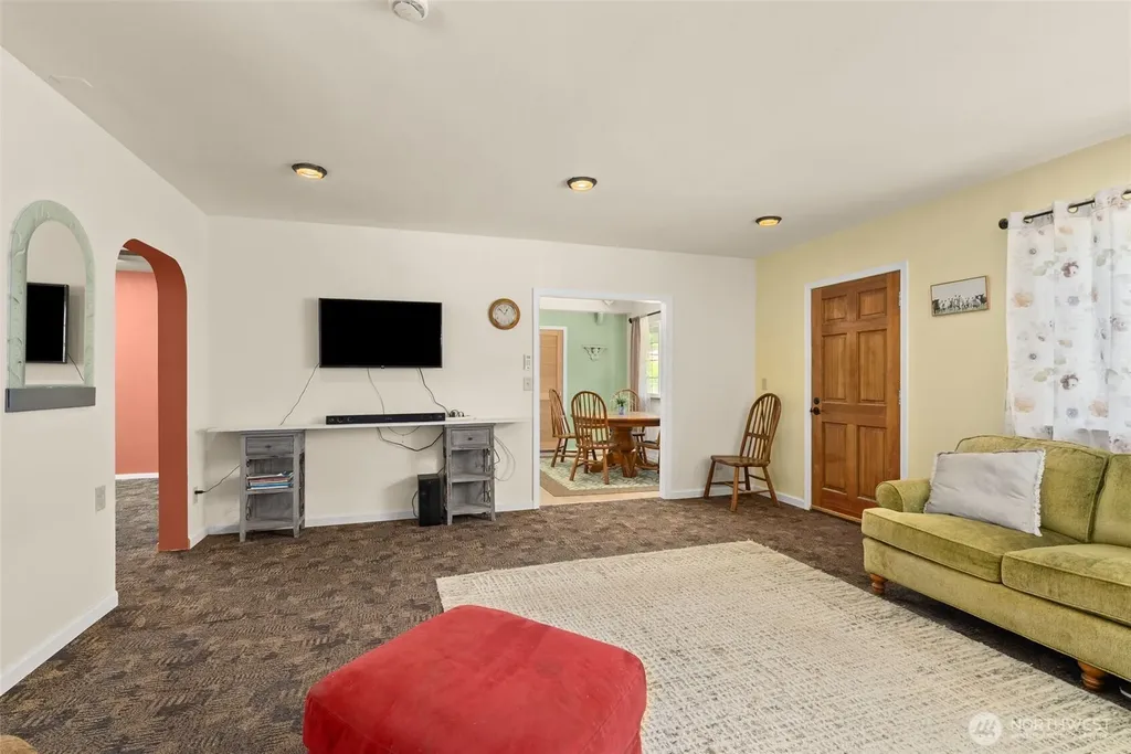 2098 State Route 105 Grayland WA 98547