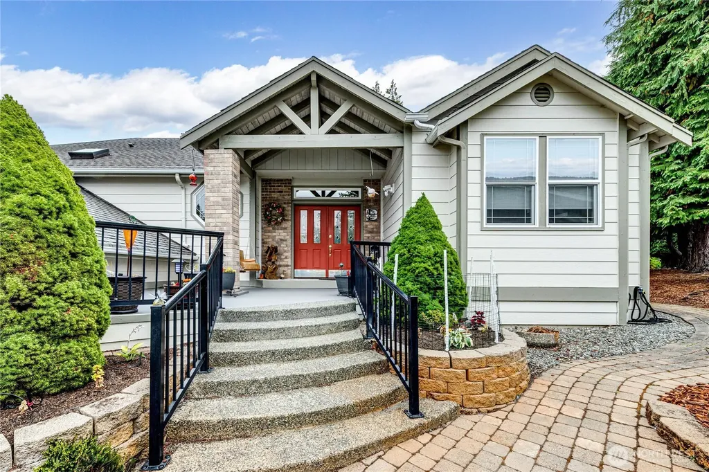 105 14th Court Sequim WA 98382