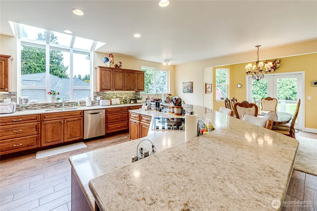 105 14th Court Sequim WA 98382