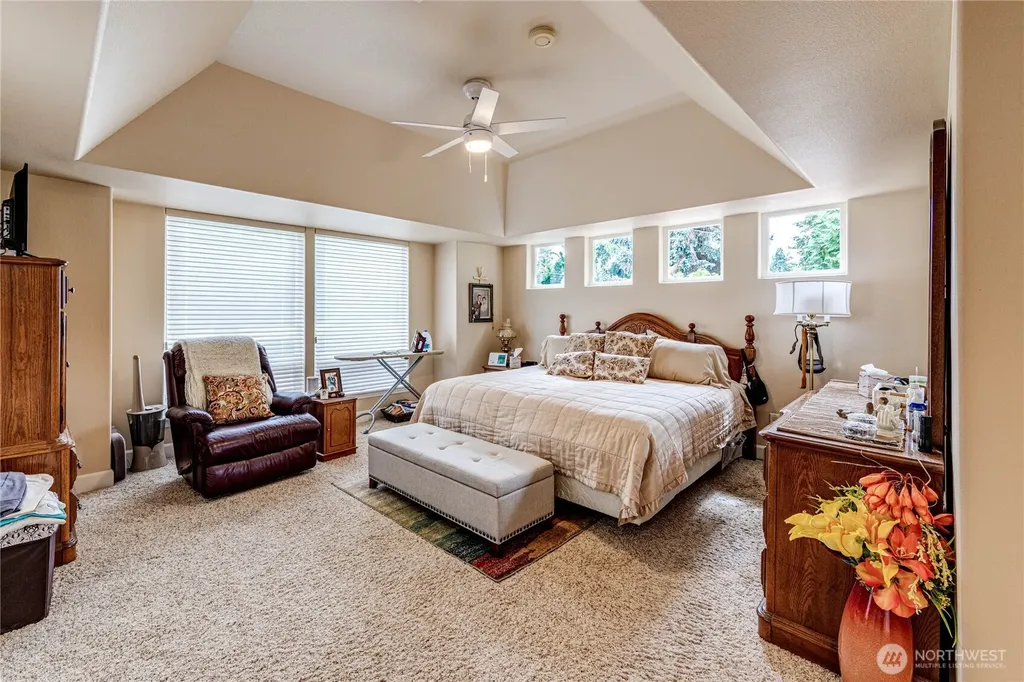 105 14th Court Sequim WA 98382