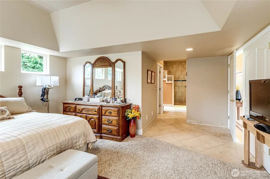 105 14th Court Sequim WA 98382