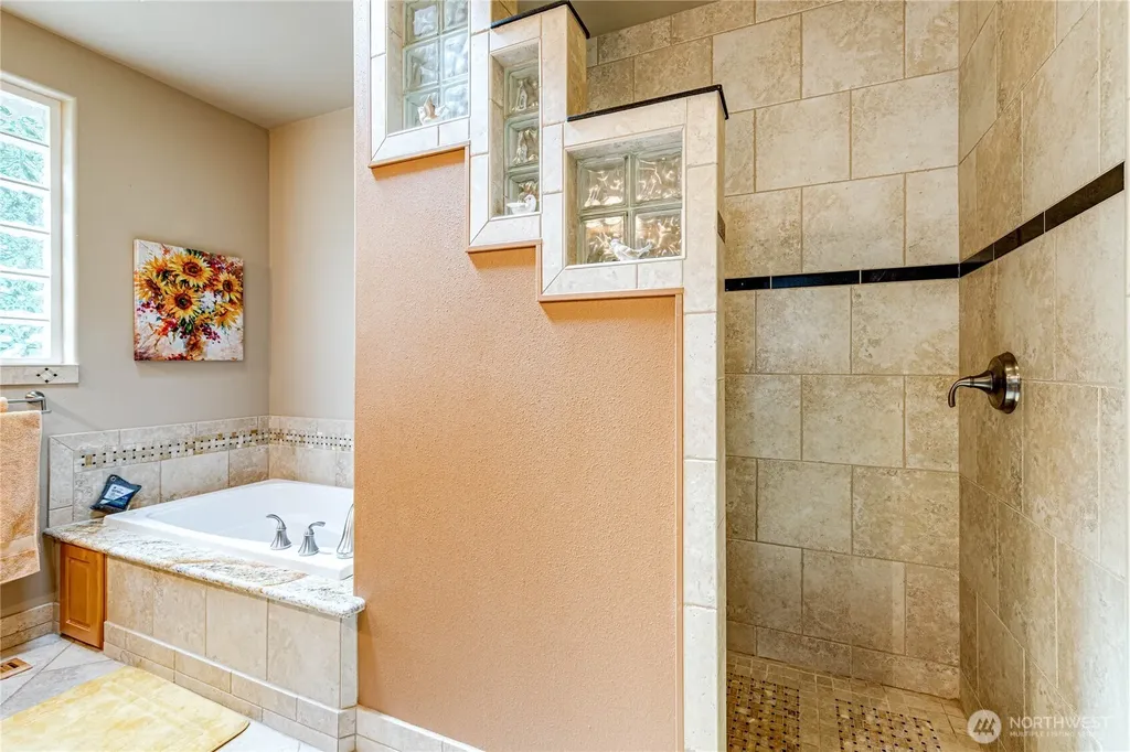 105 14th Court Sequim WA 98382