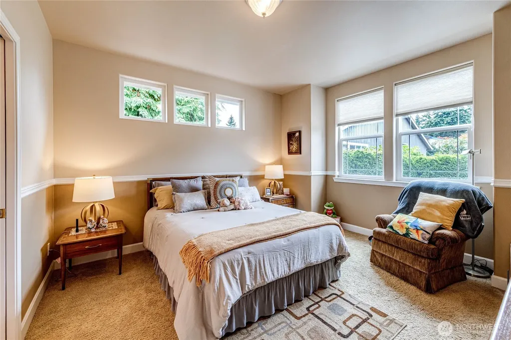 105 14th Court Sequim WA 98382