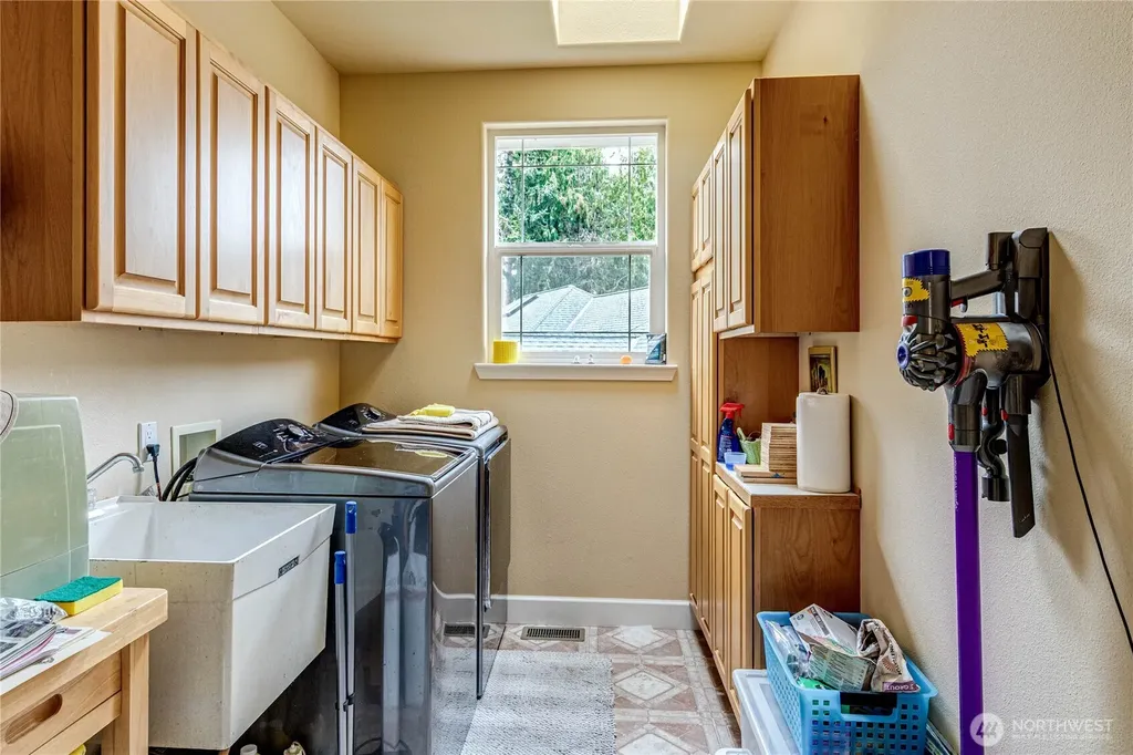 105 14th Court Sequim WA 98382