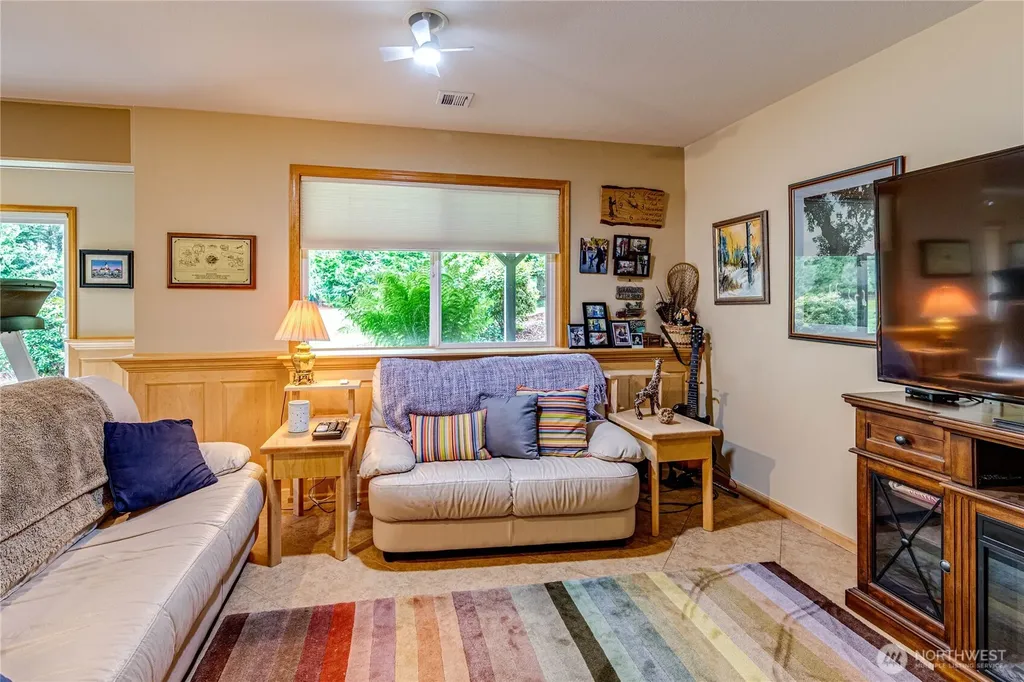 105 14th Court Sequim WA 98382