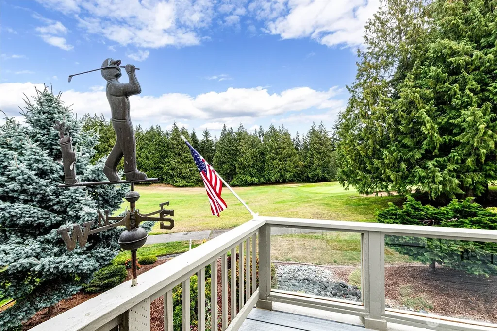 105 14th Court Sequim WA 98382