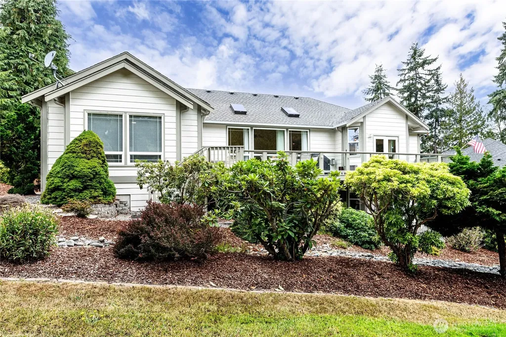 105 14th Court Sequim WA 98382