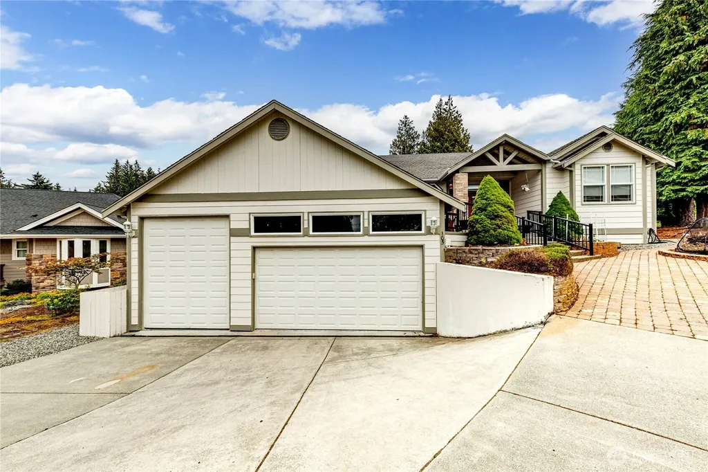 105 14th Court Sequim WA 98382