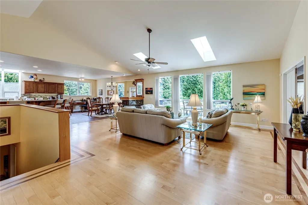 105 14th Court Sequim WA 98382