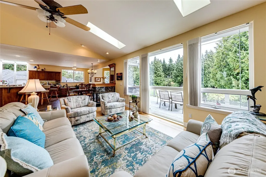 105 14th Court Sequim WA 98382