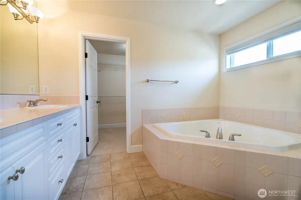 23829 SE 2nd Place Sammamish WA 98074